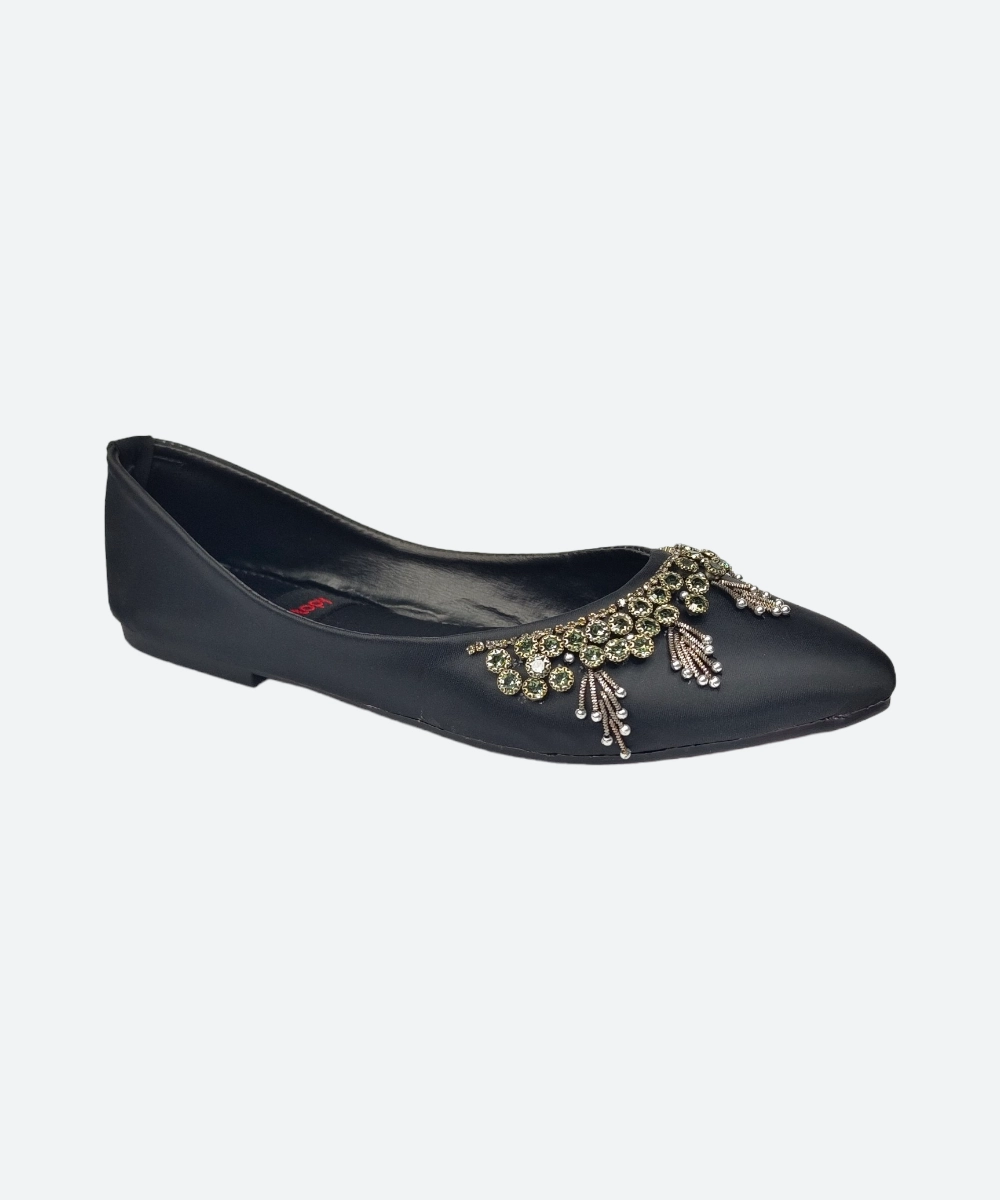 Fancy sales black pumps